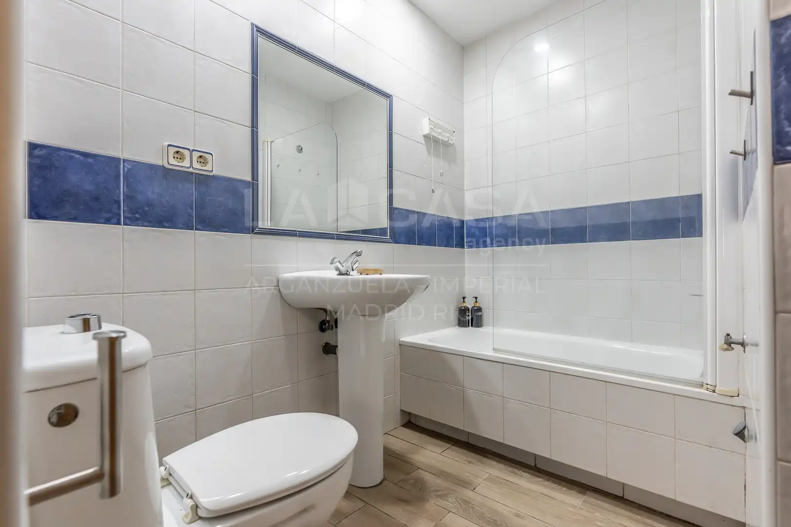 Flat for sale in Calle de Segovia, Imperial