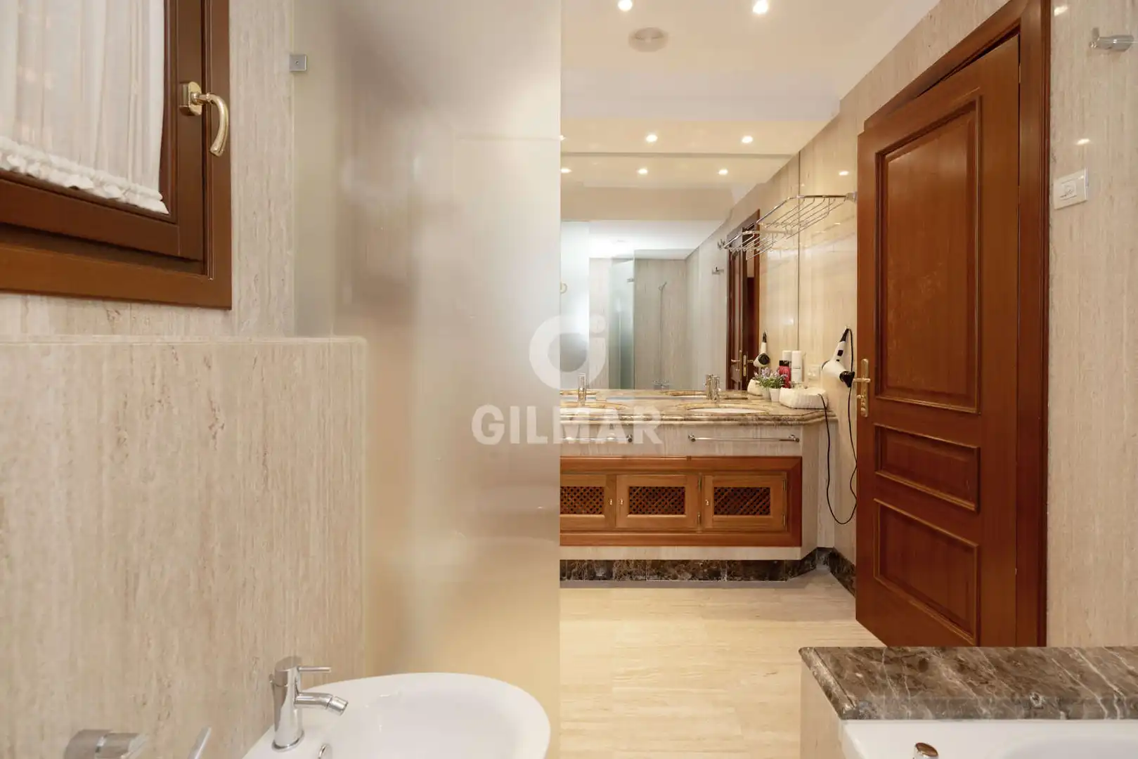 Baño de Planta baja en venta en Estepona con Calefacción, Jardín privado y Trastero