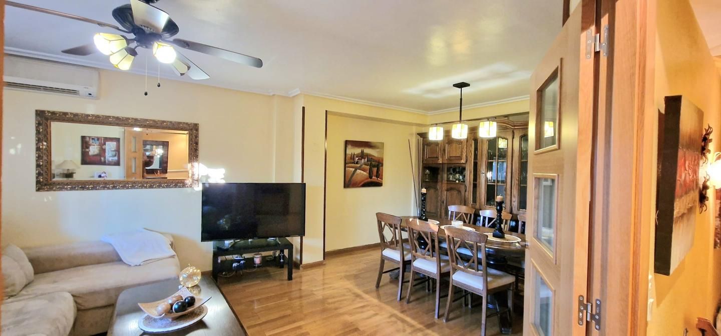 Menjador de Casa o xalet en venda en  Zaragoza Capital amb Aire condicionat, Calefacció i Jardí privat