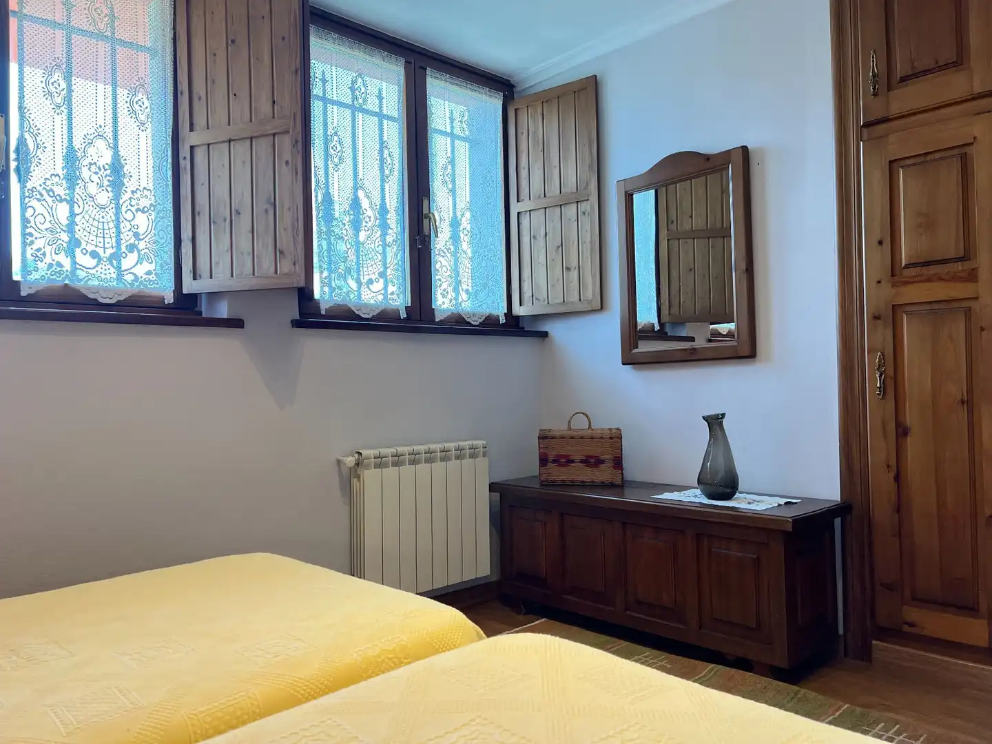 Habitación de Casa o chalet en venta en Cangas de Onís con Calefacción, Jardín privado y Amueblado