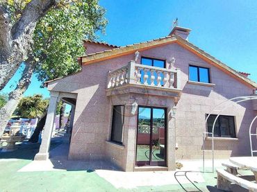 Villa avec balcon à vendre à Coruxo - Oia - Saiáns