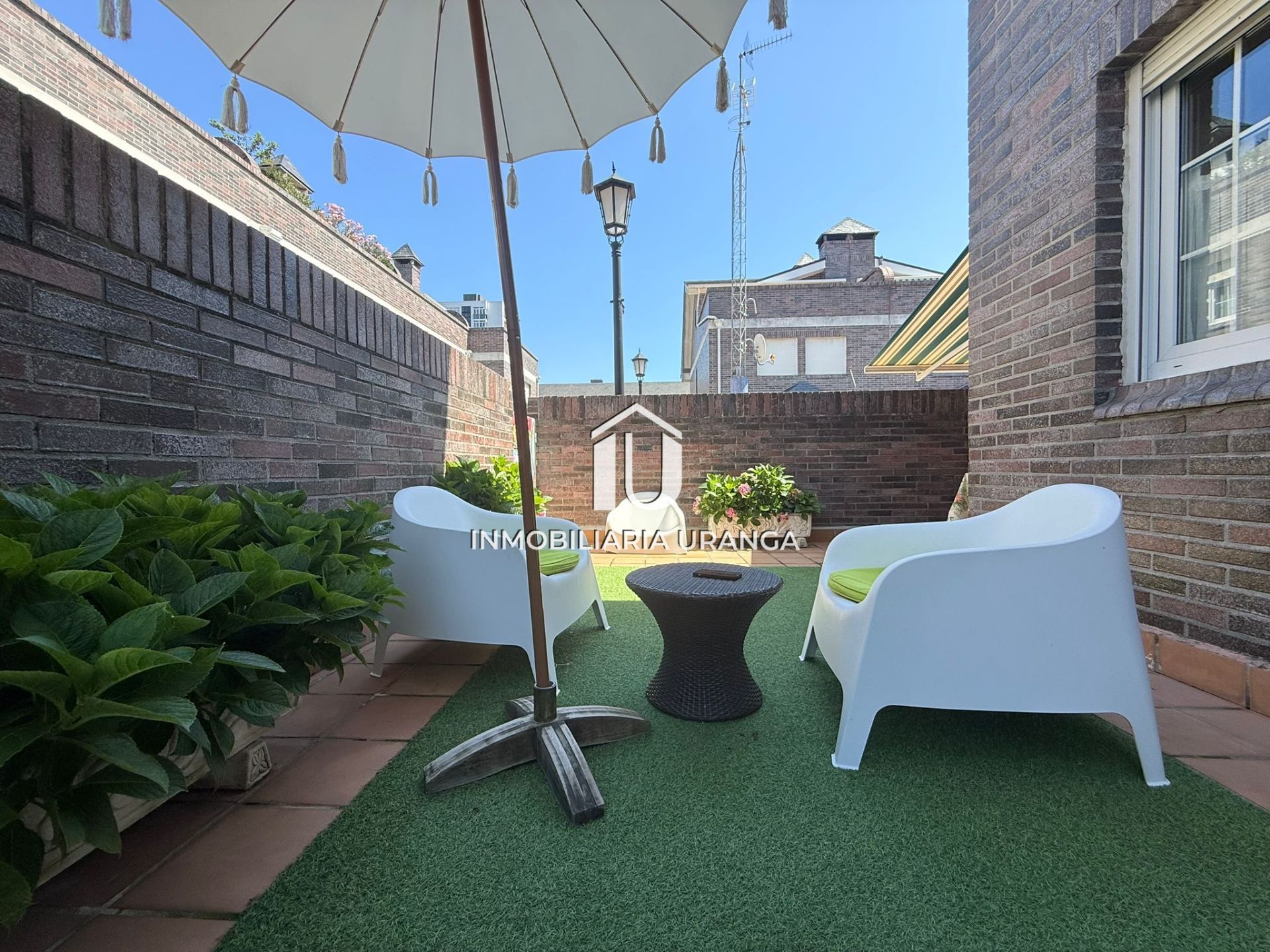 Terraza de Casa o chalet en venta en Laredo con Calefacción, Jardín privado y Terraza