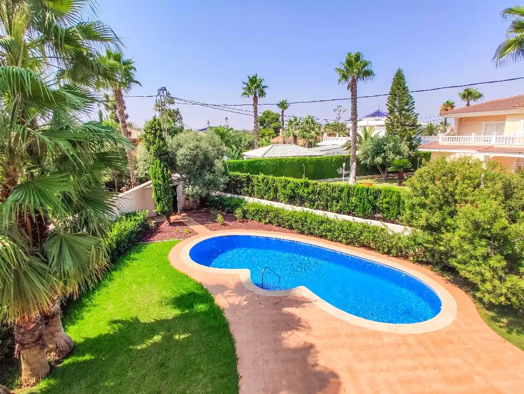 Swimming pool of Houses for sale in Orihuela