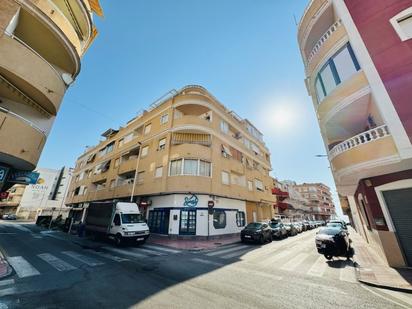 Vista exterior de Pis en venda en Torrevieja amb Moblat
