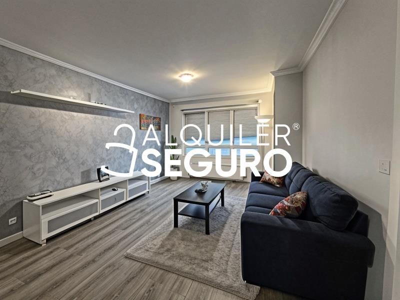Sala d'estar de Pis de lloguer en Villalbilla de Burgos amb Calefacció, Terrassa i Moblat