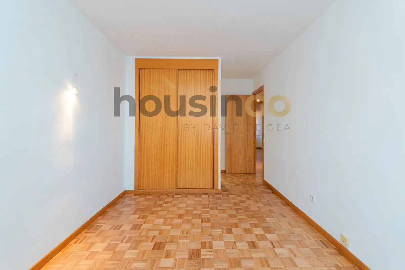 Bedroom of Flat for rent in Madrid  with Air Conditioner, Heating and Storage room