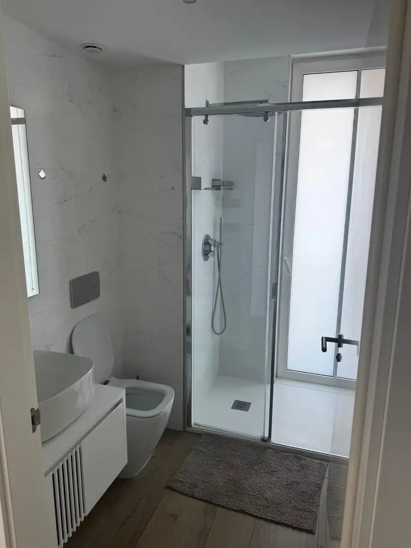 Bany de Apartament de lloguer en Valencia amb Aire condicionat, Jardí privat i Terrassa