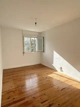 Schlafzimmer von Wohnung zum Verkauf in Zumaia mit Balkon