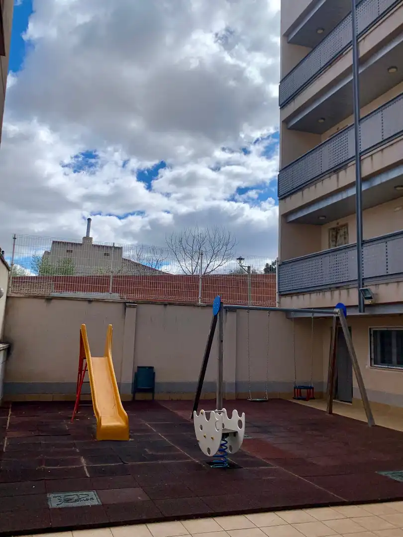 Vista exterior de Piso en venta en Pozuelo de Calatrava con Aire acondicionado, Calefacción y Amueblado