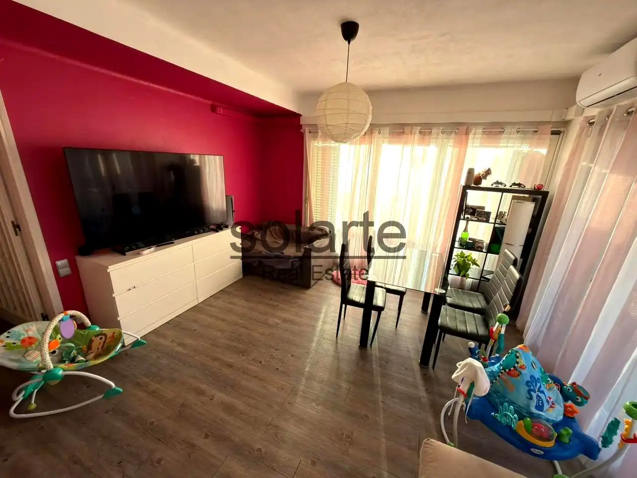 Sala de estar de Piso en venta en Molins de Rei con Aire acondicionado, Parquet y Terraza