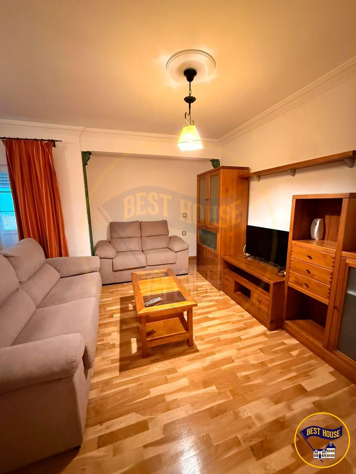 Living room of Flat to rent in Cuenca Capital  with Heating and Parquet flooring
