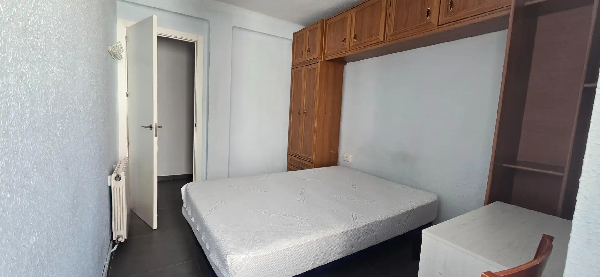Habitación de Piso de alquiler en Valencia con Aire acondicionado, Amueblado y Balcón