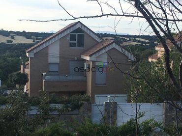 Villa con piscina in vendita a MONTEAVERUELO