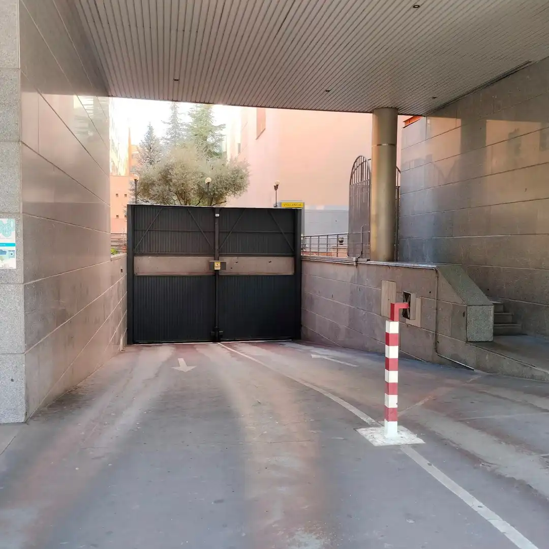 Parking of Garage for rent in Madrid
