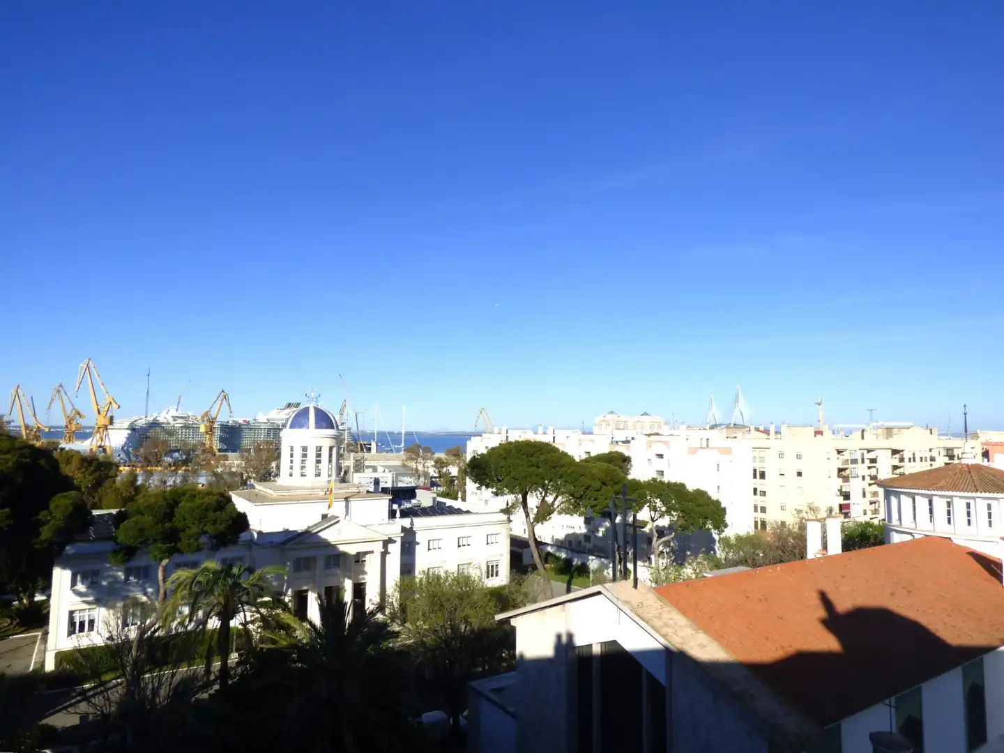 Außenansicht von Dachboden zum Verkauf in Cádiz mit Heizung und Terrasse