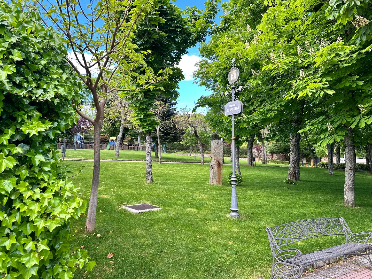 Jardín de Casa o chalet en venta en Sequeros con Calefacción, Terraza y Horno