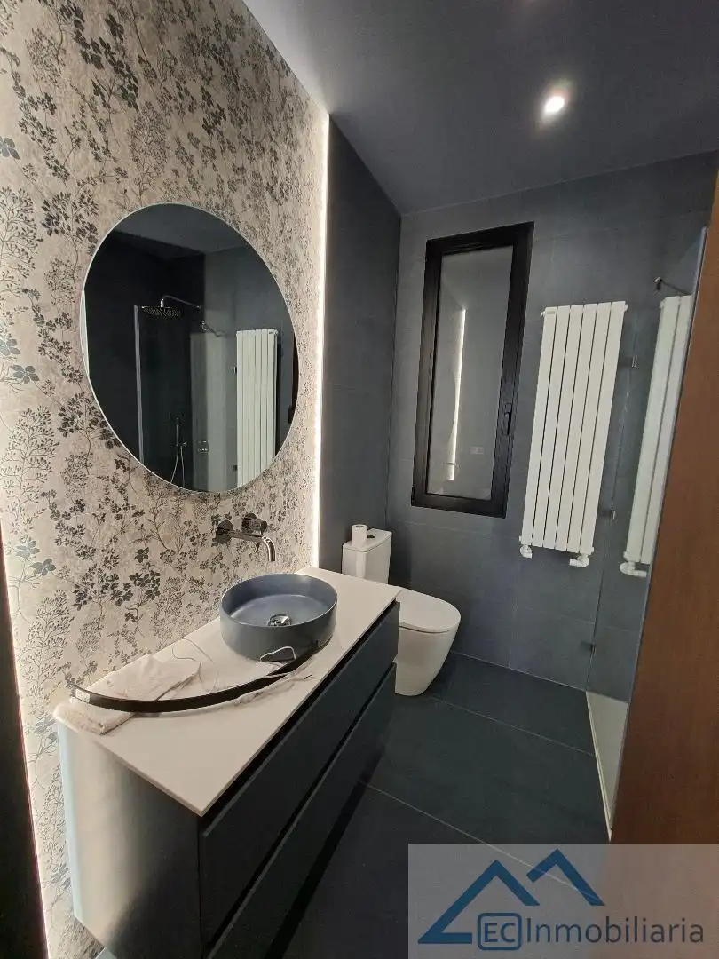 Baño de Piso en venta en Santander con Calefacción y Trastero