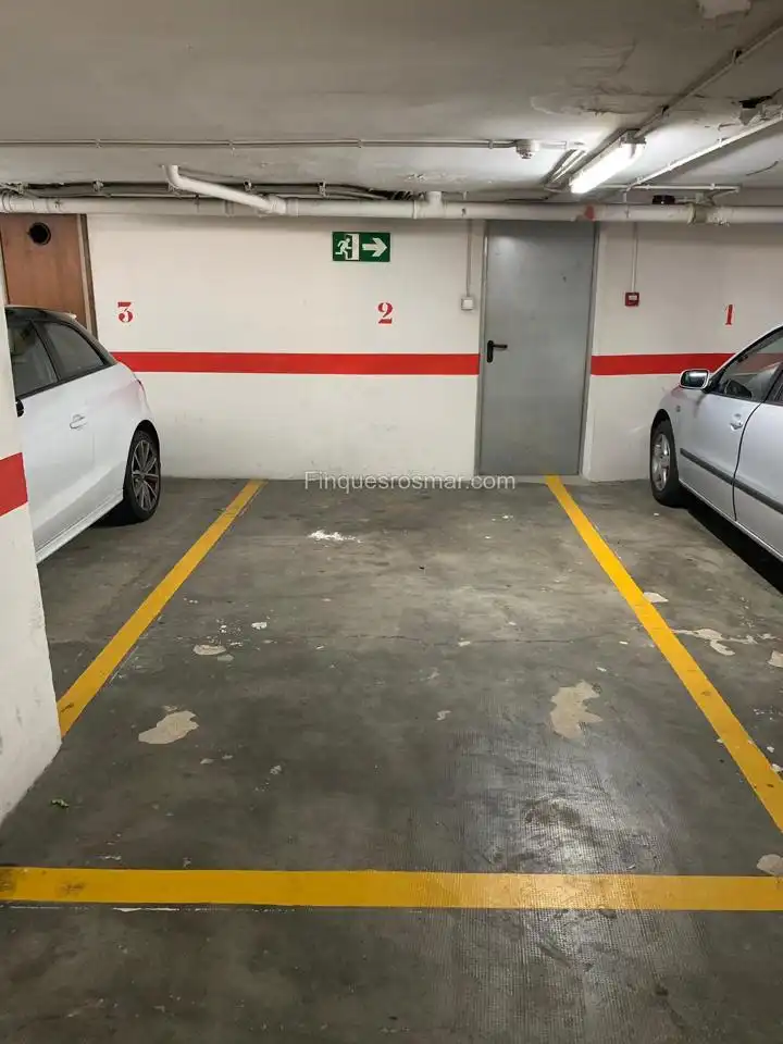 Parking à louer à Centre