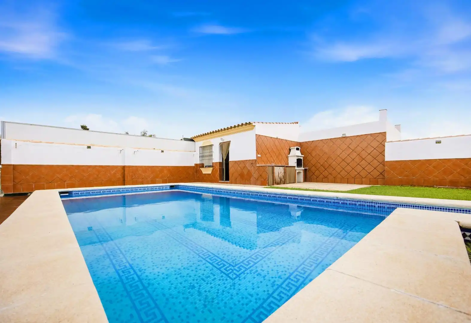 Piscina de Casa o chalet en venta en Chiclana de la Frontera con Aire acondicionado, Jardín privado y Terraza