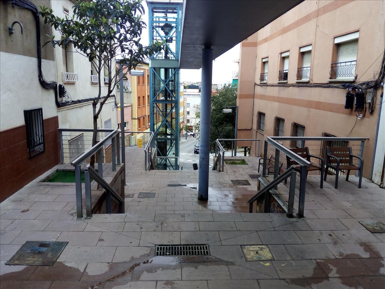 Exterior view of Planta baja for sale in  Barcelona Capital