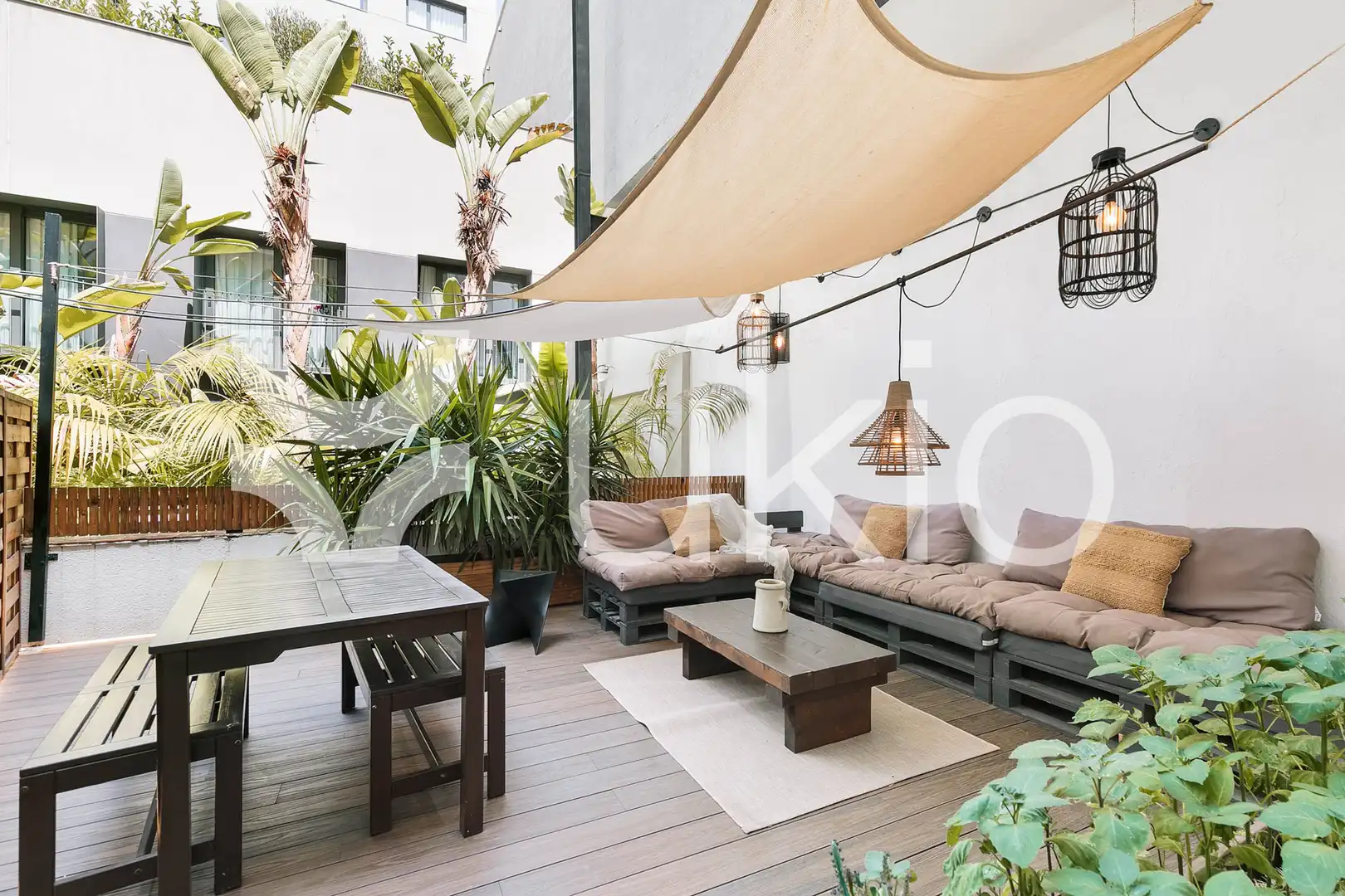 Terrace of Flat for rent in  Barcelona Capital  with Air Conditioner, Terrace and Furnished