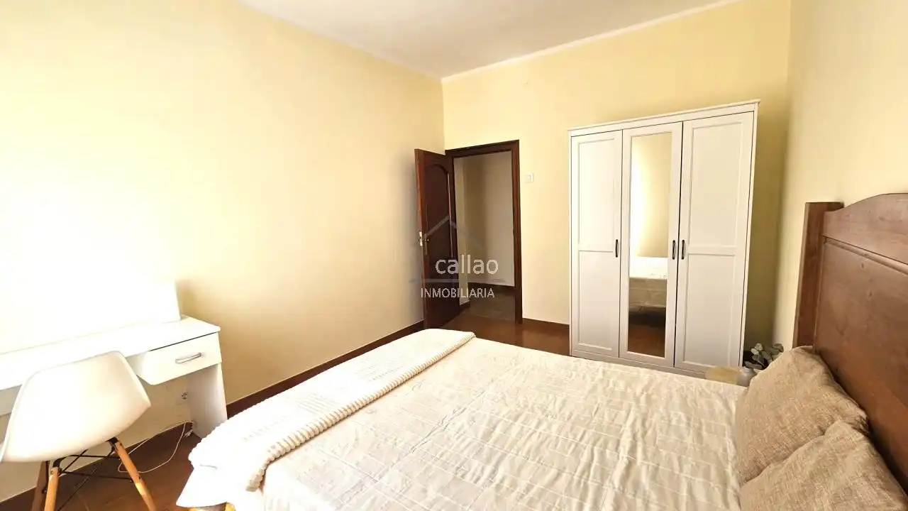 Habitación de Piso de alquiler en Ferrol con Calefacción y Amueblado