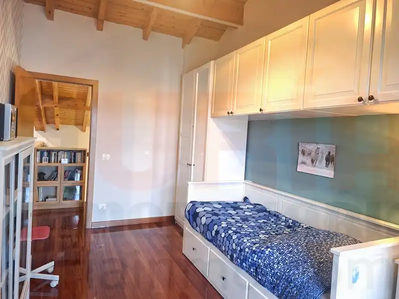 Habitación de Casa o chalet en venta en Sariego con Calefacción, Terraza y Trastero