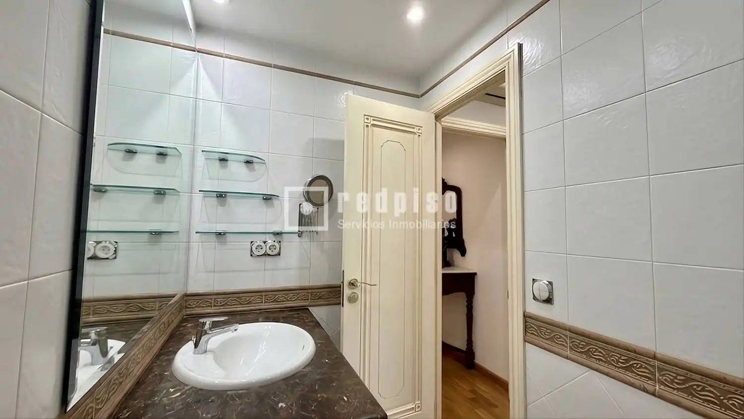 Bany de Pis en venda en Barcelona amb Parquet