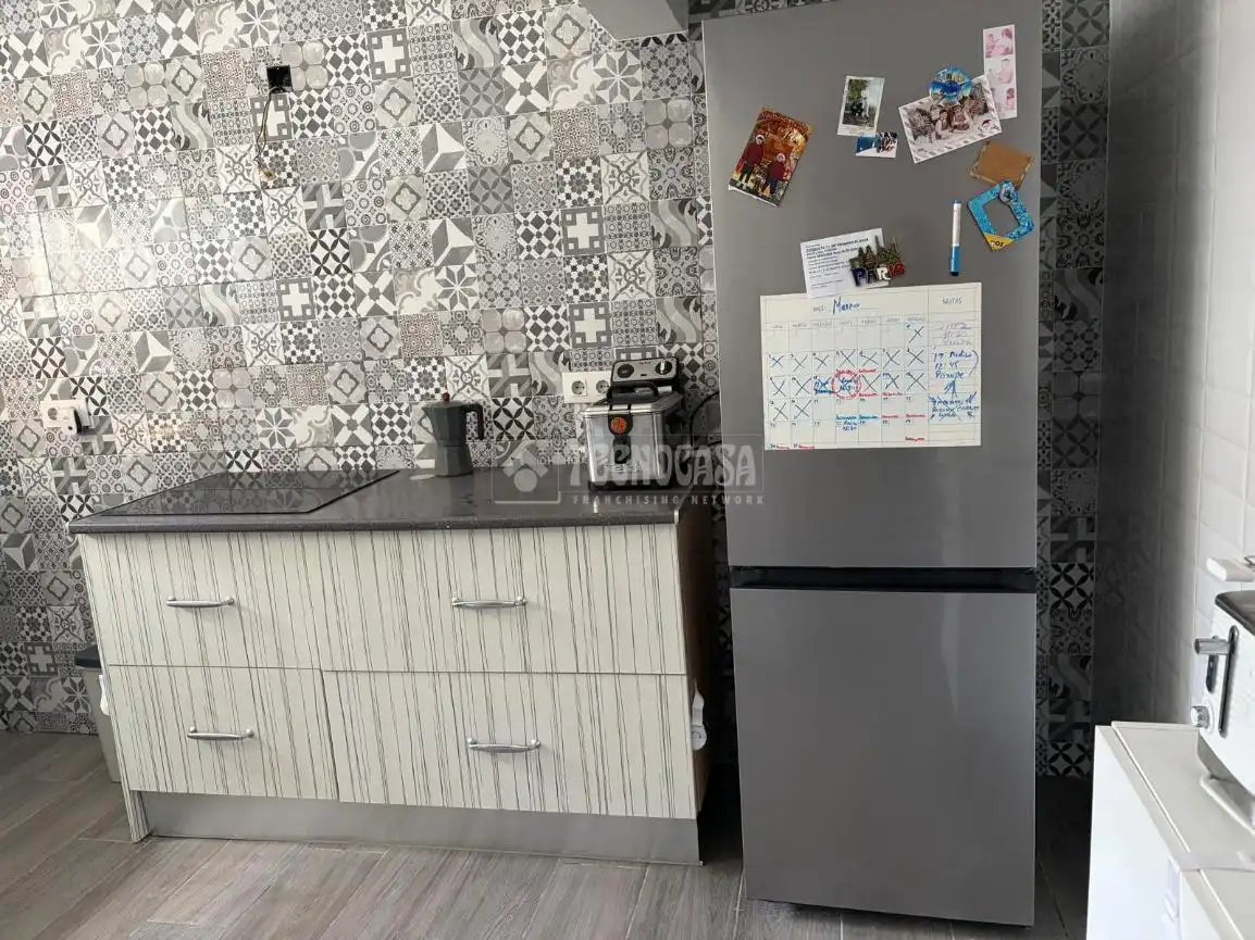 Cocina de Casa adosada en venta en Sevilla con Aire acondicionado