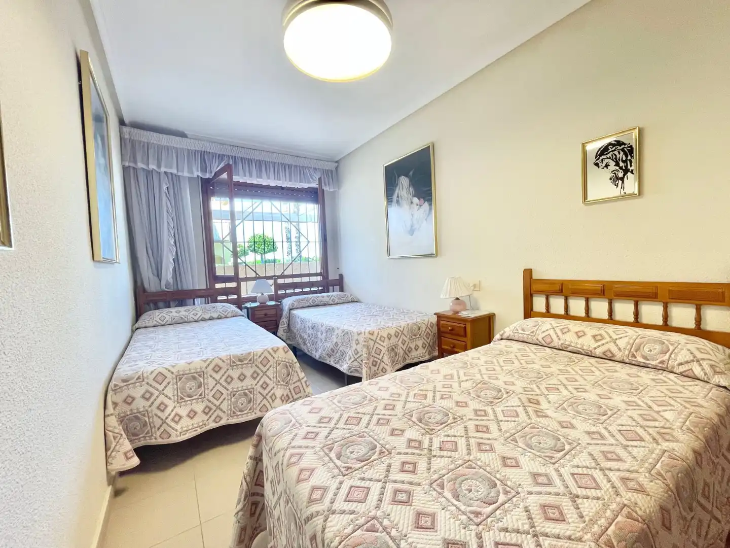 Schlafzimmer von Erdgeschoss zur Miete in Torrevieja mit Klimaanlage, Heizung und Terrasse