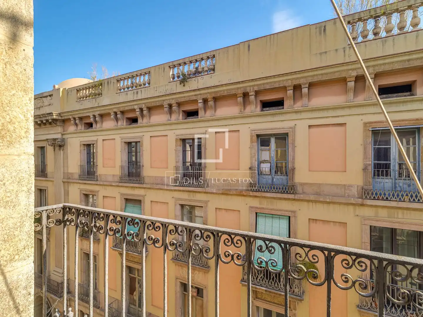 Exterior view of Flat for sale in Barcelona  with Air Conditioner, Heating and Furnished