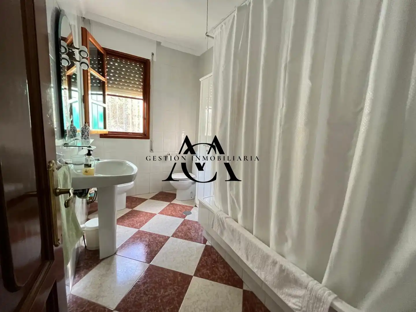 Baño de Casa o chalet en venta en Lucena con Terraza y Amueblado