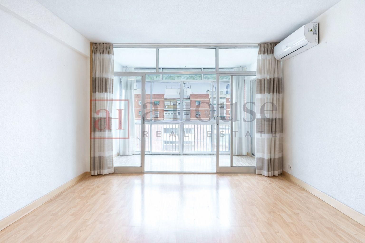 Exterior view of Flat for sale in  Madrid Capital  with Air Conditioner, Heating and Parquet flooring