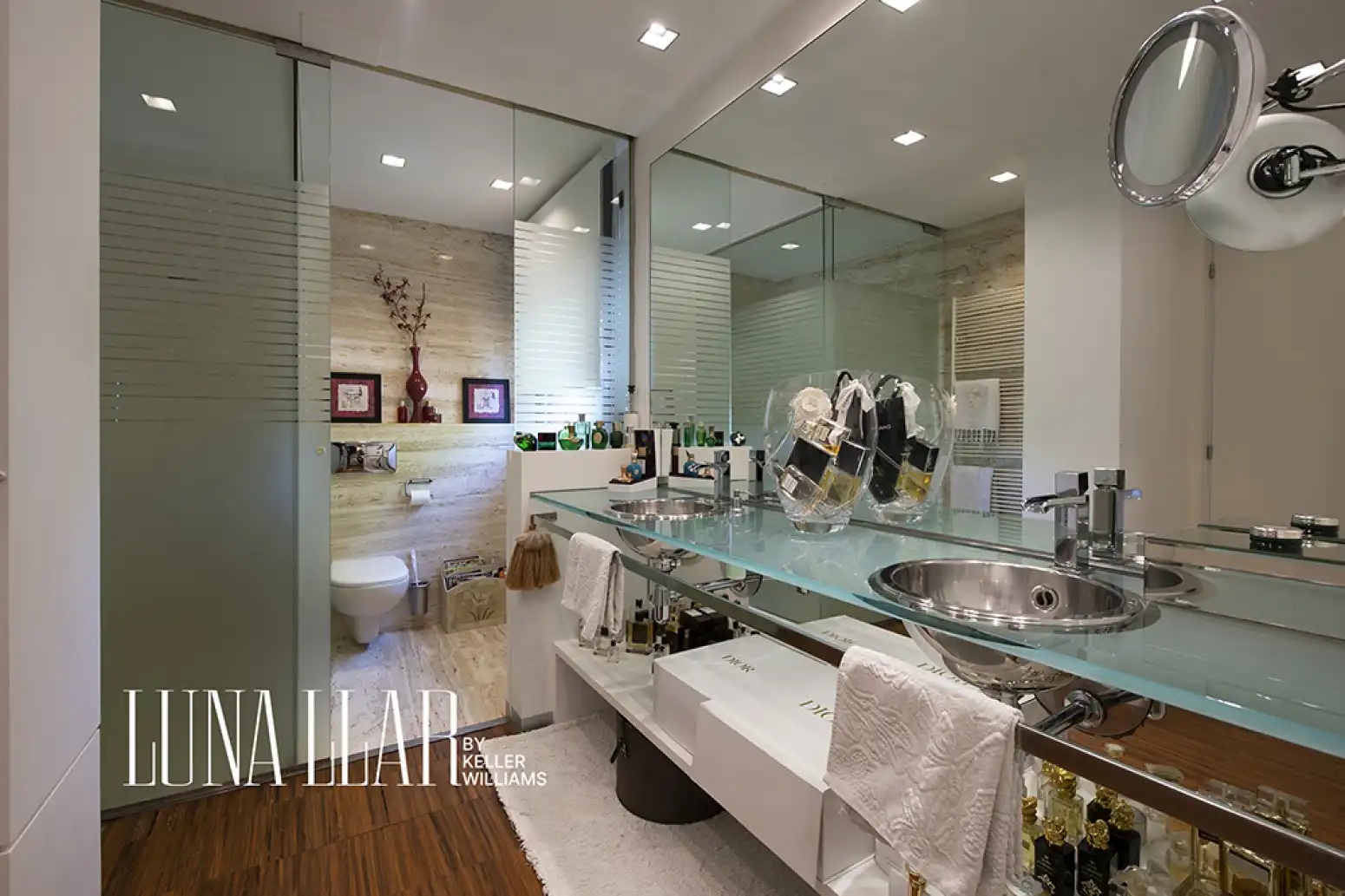 Bathroom of Houses for sale in Castelldefels  with Swimming Pool