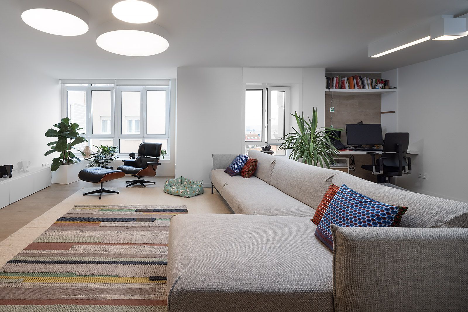 Living room of Flat for sale in A Coruña Capital   with Heating, Parquet flooring and Terrace
