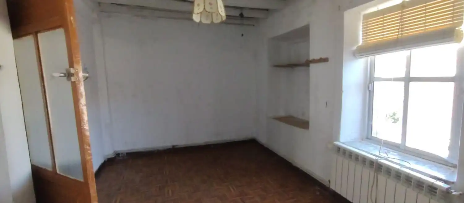 Casa adosada en venda a Escuderos, Campaspero