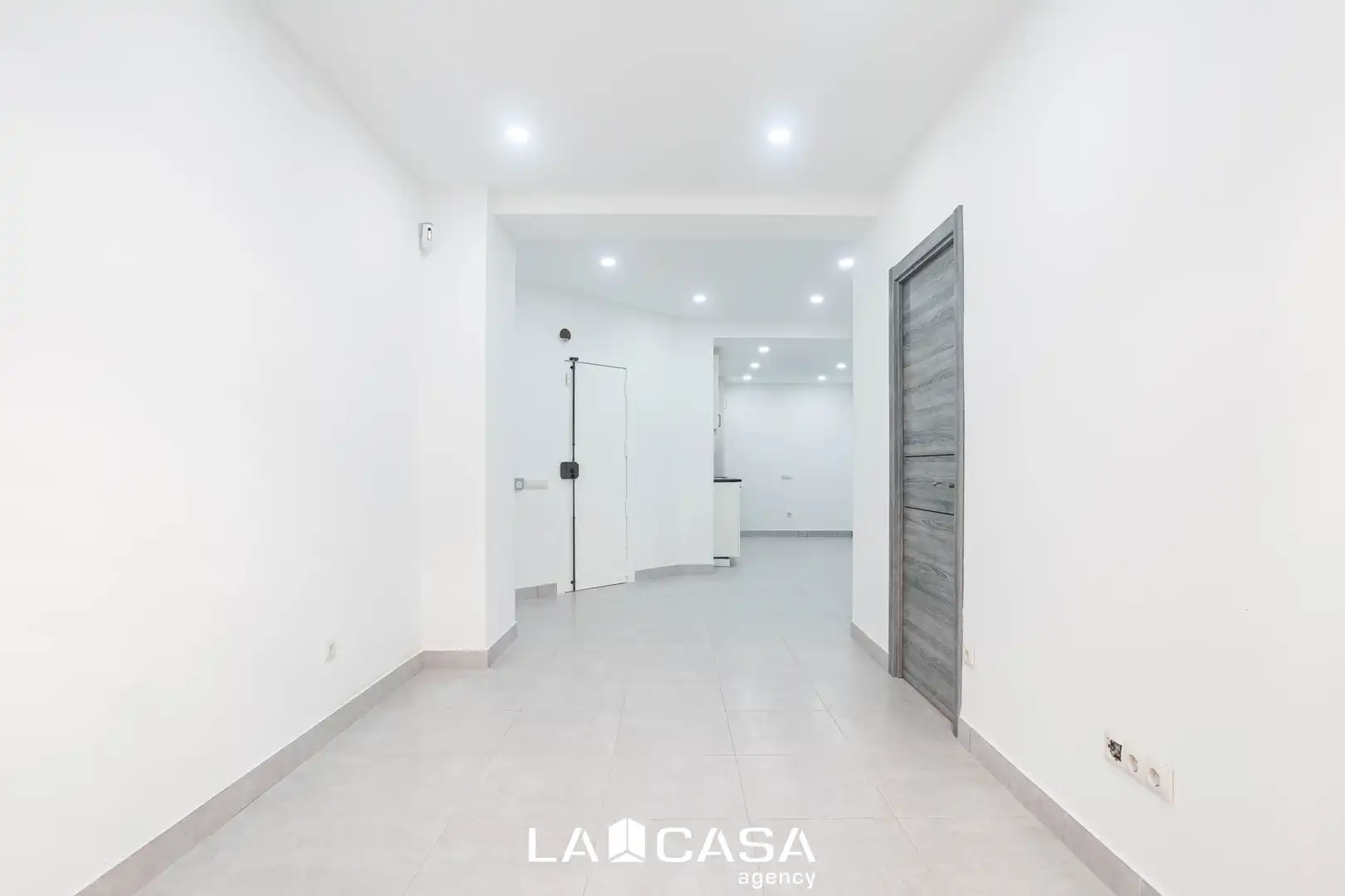Ground floor for sale in  Barcelona Capital  with Heating