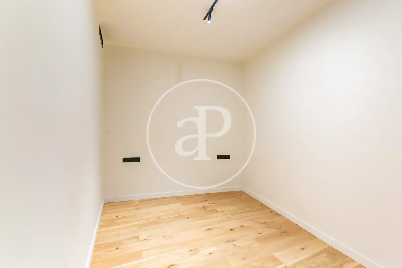 Piso en venta en Barcelona con Aire acondicionado, Calefacción y Balcón