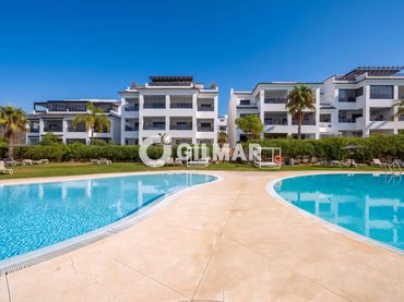 Piso con balcón en venta en Altos de Estepona