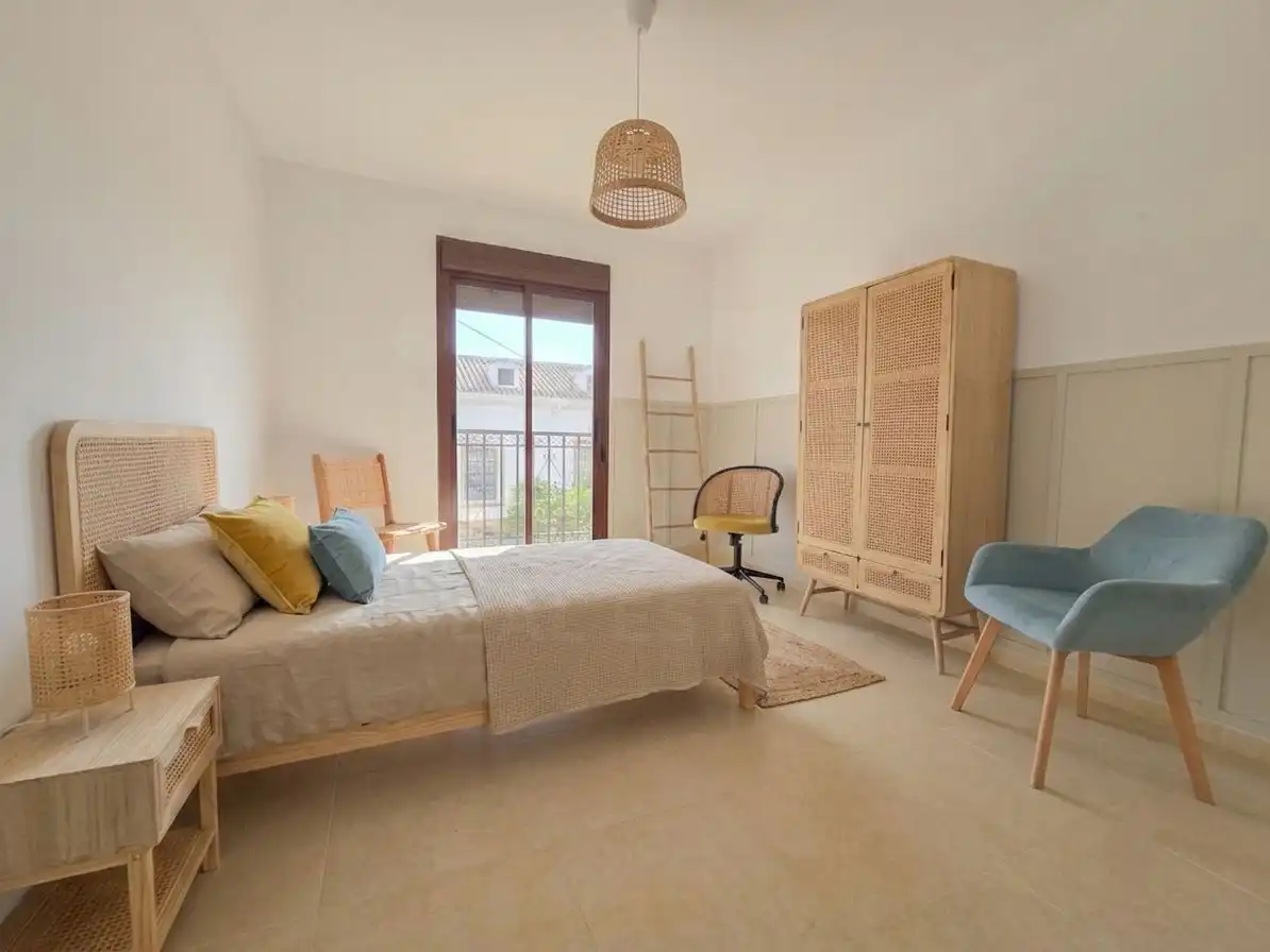 Dormitori de Casa adosada en venda en Lucena amb Aire condicionat i Terrassa