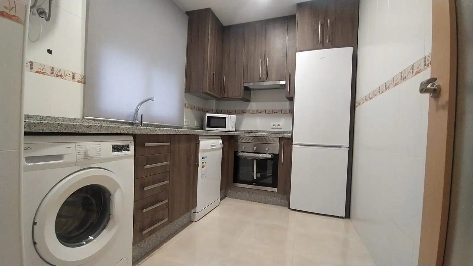 Cuina de Apartament de lloguer en Villanueva de la Serena amb Aire condicionat, Calefacció i Parquet