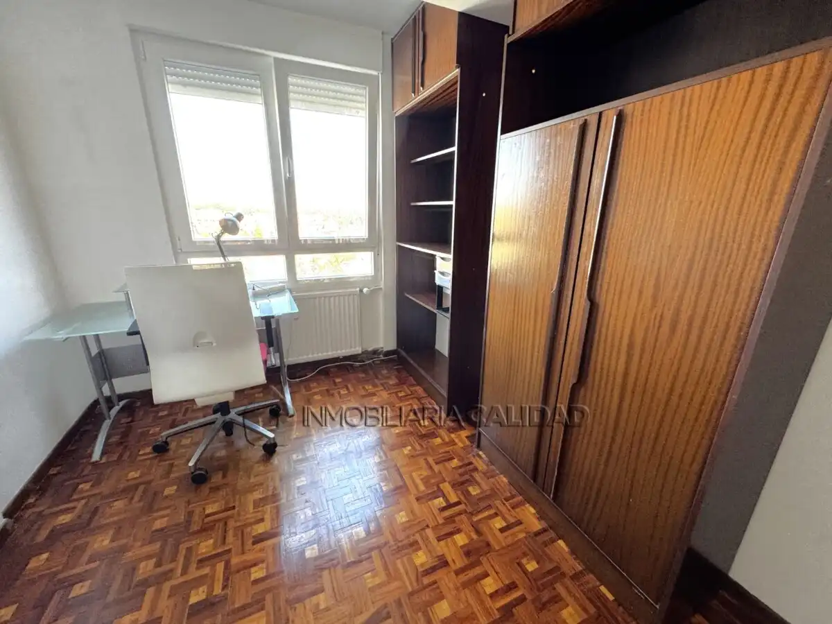 Bedroom of Flat for rent in Burgos  with Heating, Terrace and Furnished