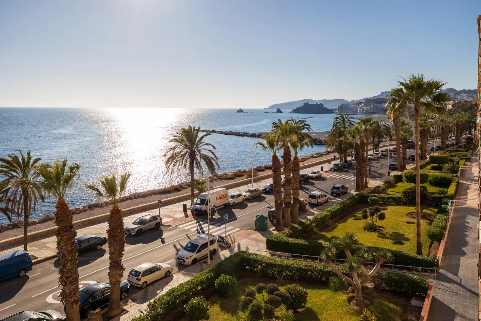 Vista exterior de Piso en venta en Almuñécar con Calefacción, Terraza y Balcón