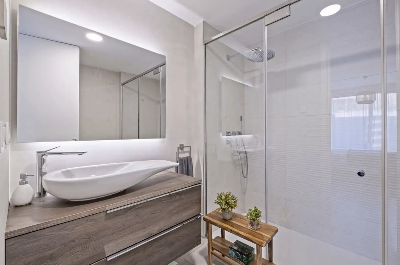 Bany de Apartament en venda en Estepona amb Aire condicionat, Jardí privat i Terrassa