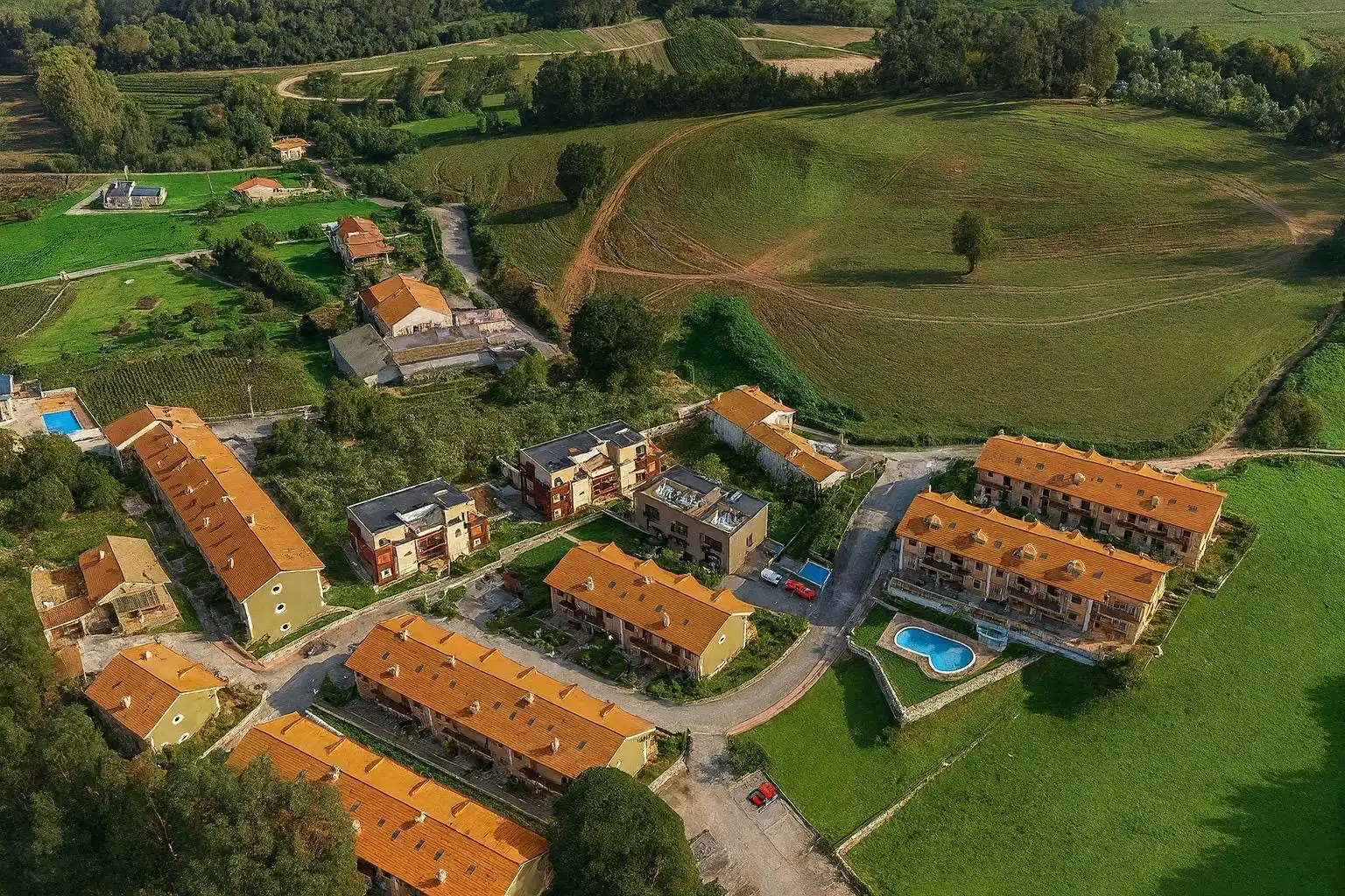 Außenansicht von Erdgeschoss zum Verkauf in Piélagos mit Heizung, Privatgarten und Terrasse