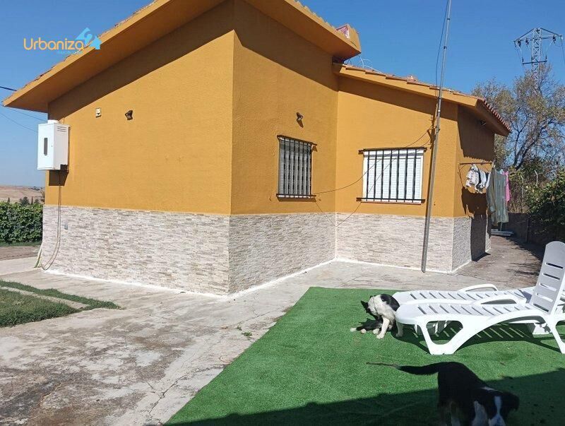 Vista exterior de Casa o xalet en venda en Badajoz Capital amb Aire condicionat, Jardí privat i Terrassa