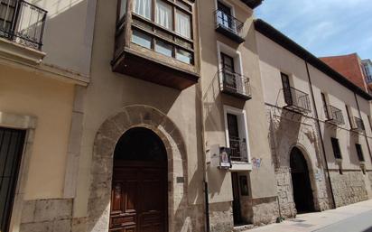 Vista exterior de Pis en venda en Valladolid Capital amb Calefacció