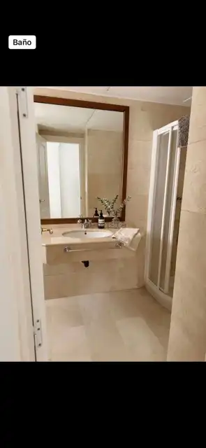 Bany de Pis de lloguer en Marbella amb Aire condicionat, Terrassa i Traster