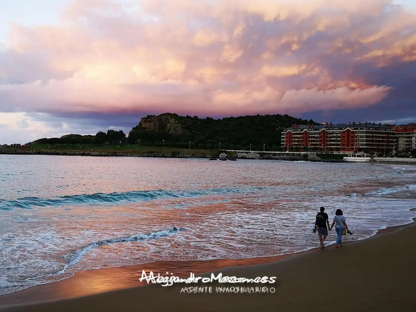 Exterior view of Flat for sale in Castro-Urdiales  with Heating, Swimming Pool and Community pool