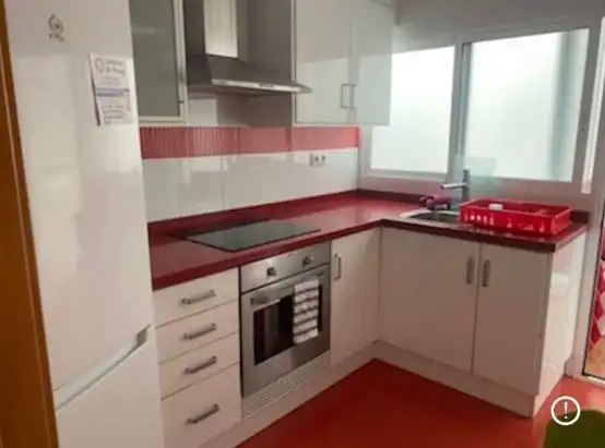 Cocina de Piso de alquiler en El Puig de Santa Maria con Horno, Lavadora y Microondas